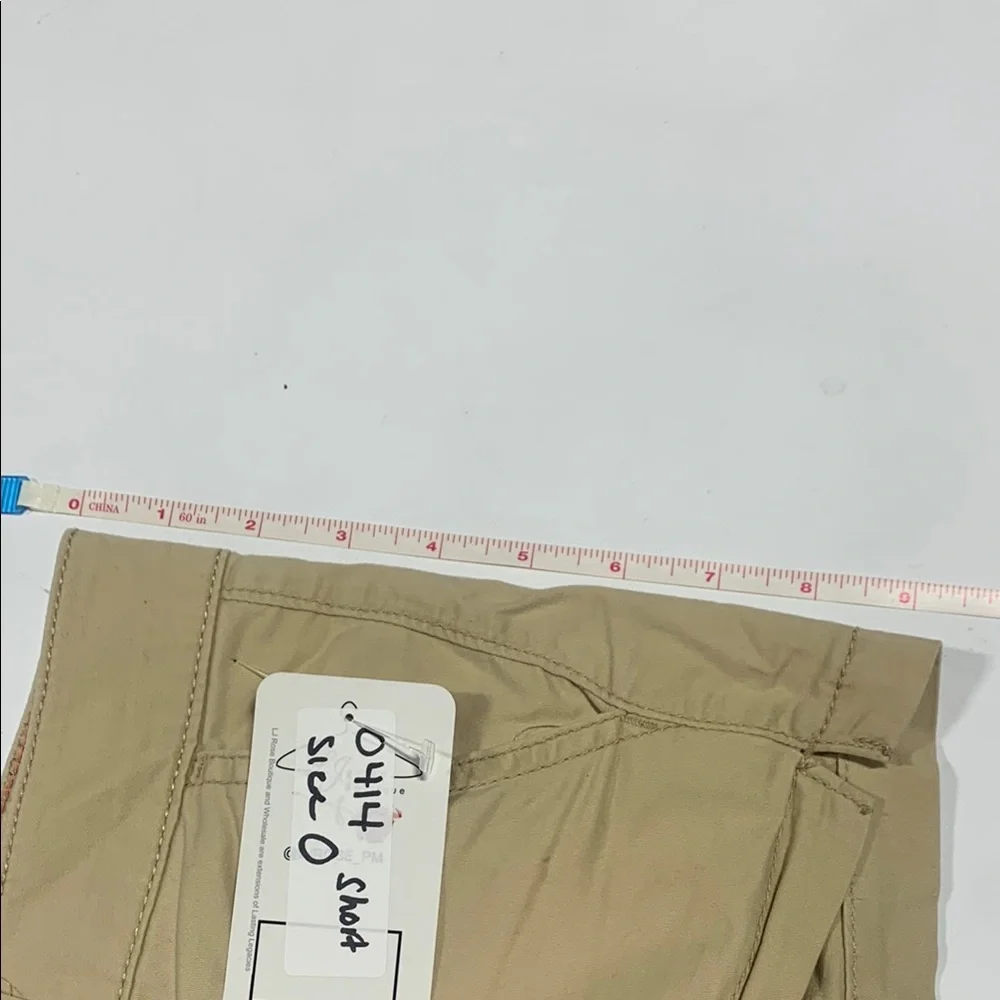 SO Women's‎ Tan Khaki Shorts - Size 0 - 0414